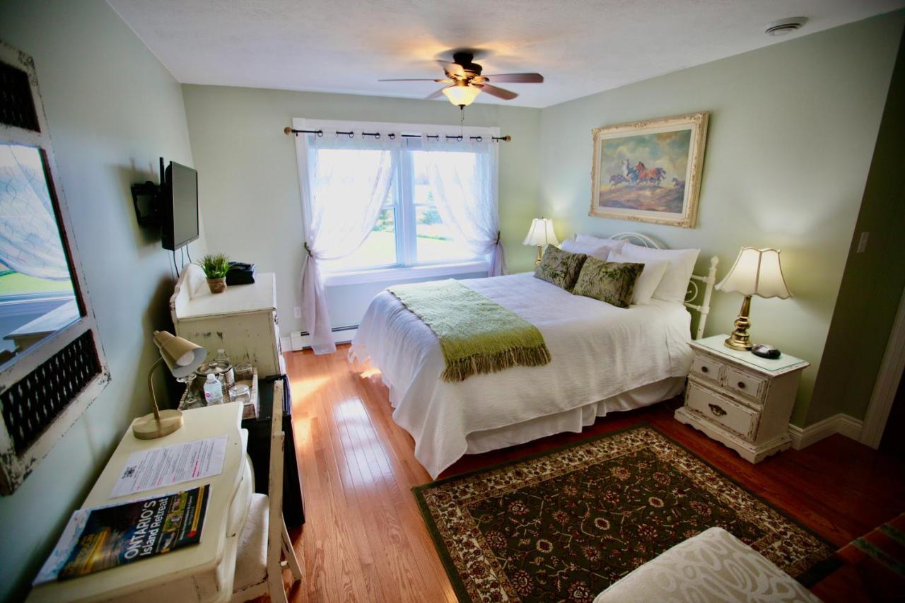 Twin Peaks B&B Mindemoya Habitación foto